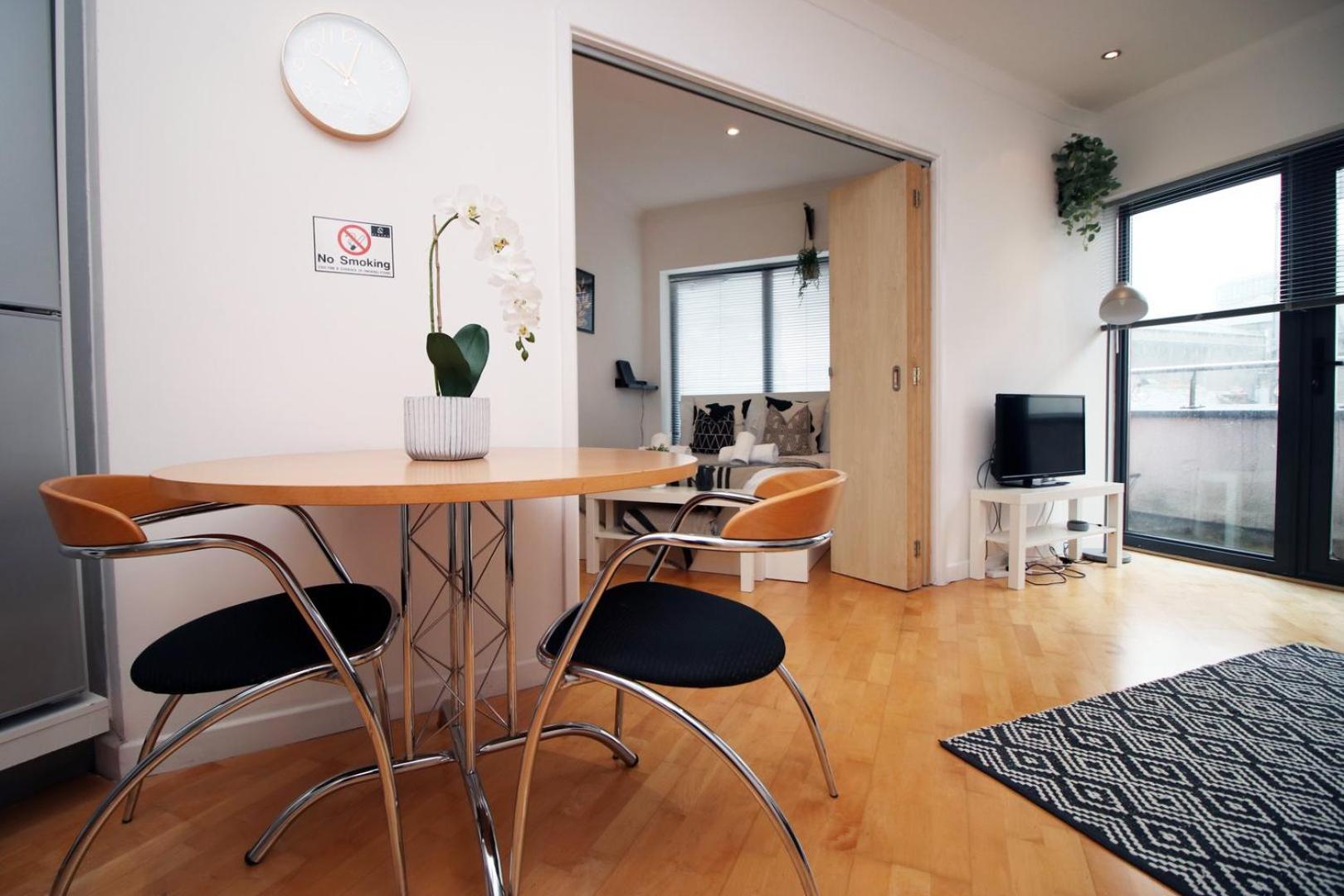 Centrally Located Spacious 2Br | Cohost Partners Cardiff Ngoại thất bức ảnh