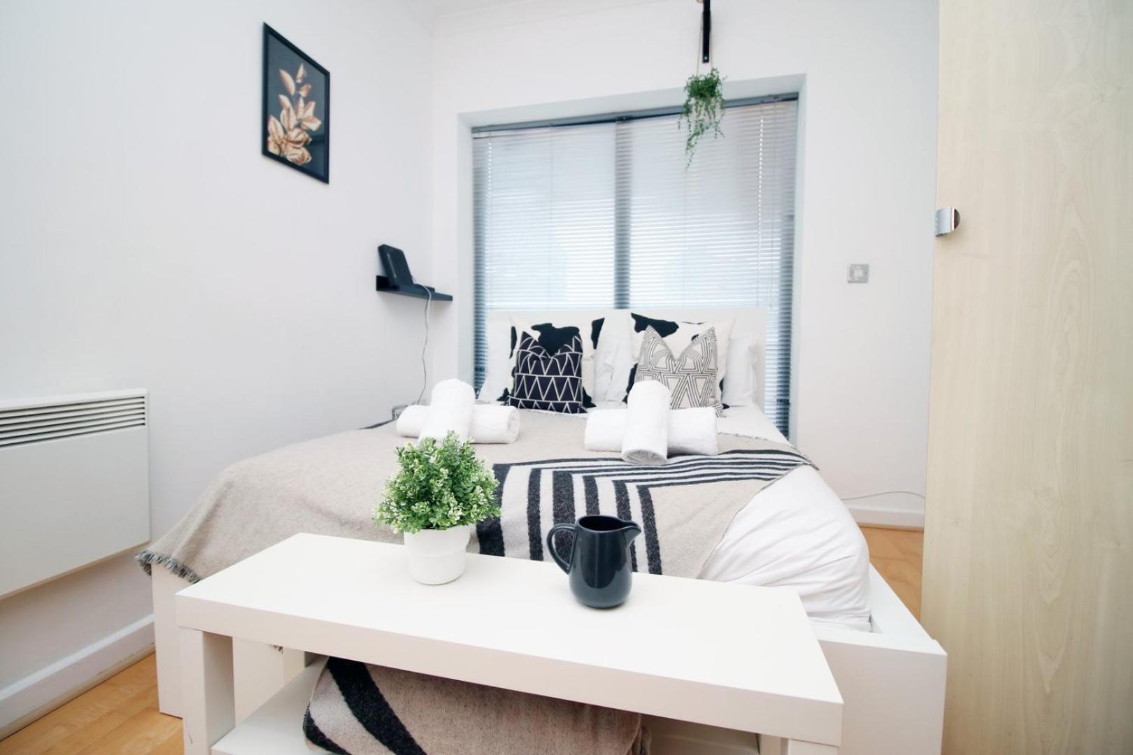 Centrally Located Spacious 2Br | Cohost Partners Cardiff Ngoại thất bức ảnh